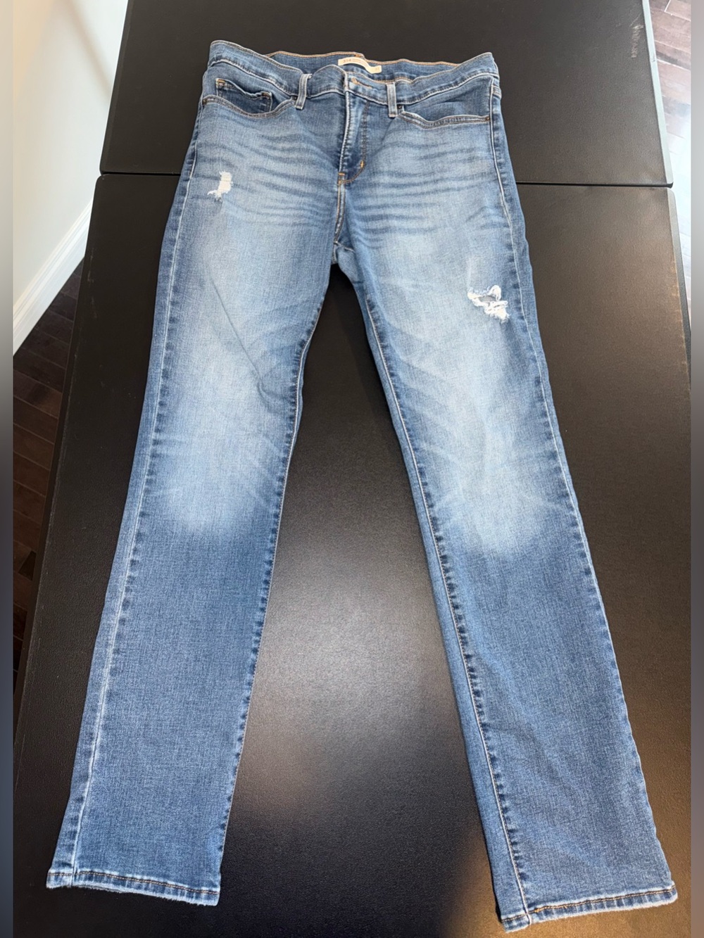 Women’s Levis slim fit